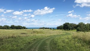 Fort_Sheridan_Grass_Trail_8-2019_LCFPD-IMG_7750-Edited